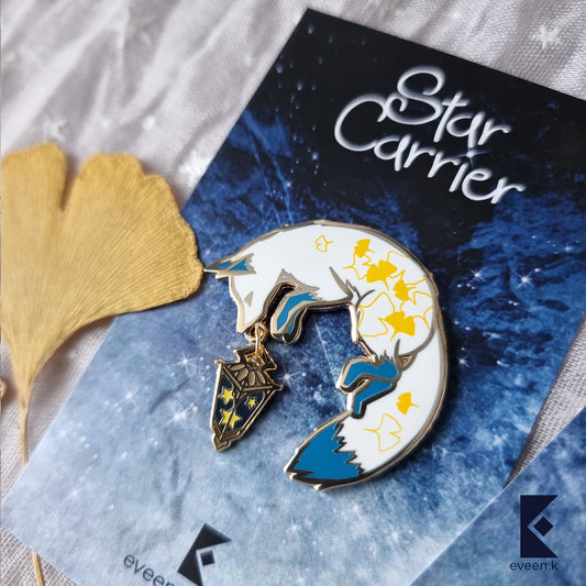 Ginkgo Fox Star Carrier Enamel Pin