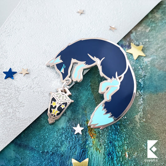 Kitsune Fox Star Carrier Enamel Pin