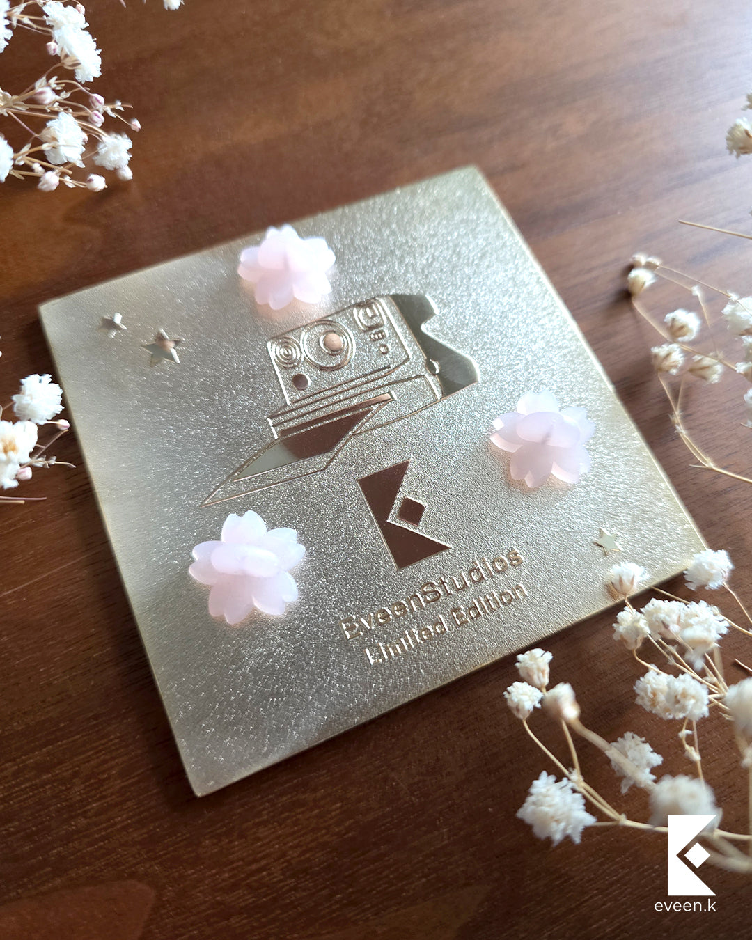 Shirayuki Snapshot Pin (Limited Edition)