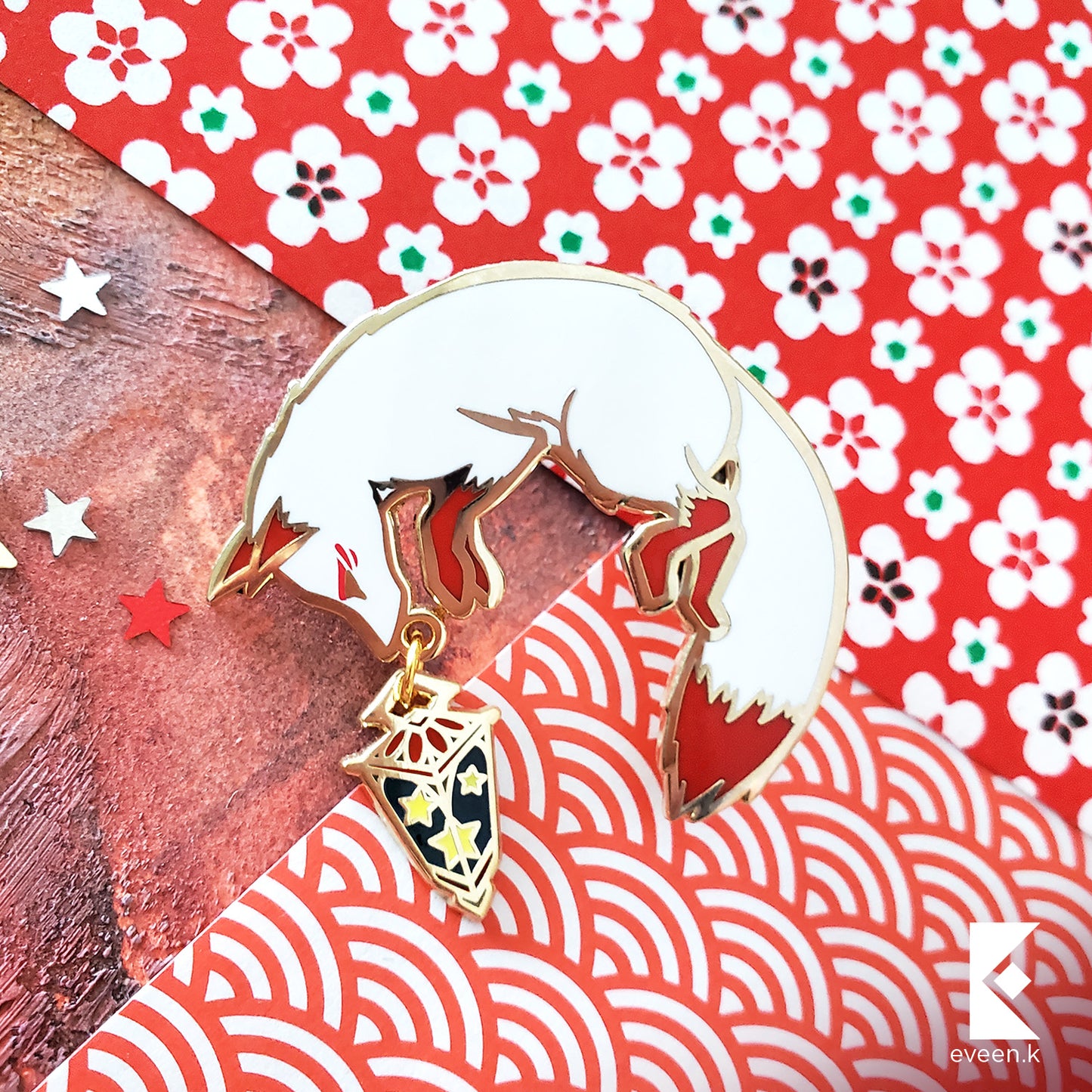 Kitsune Fox Star Carrier Enamel Pin