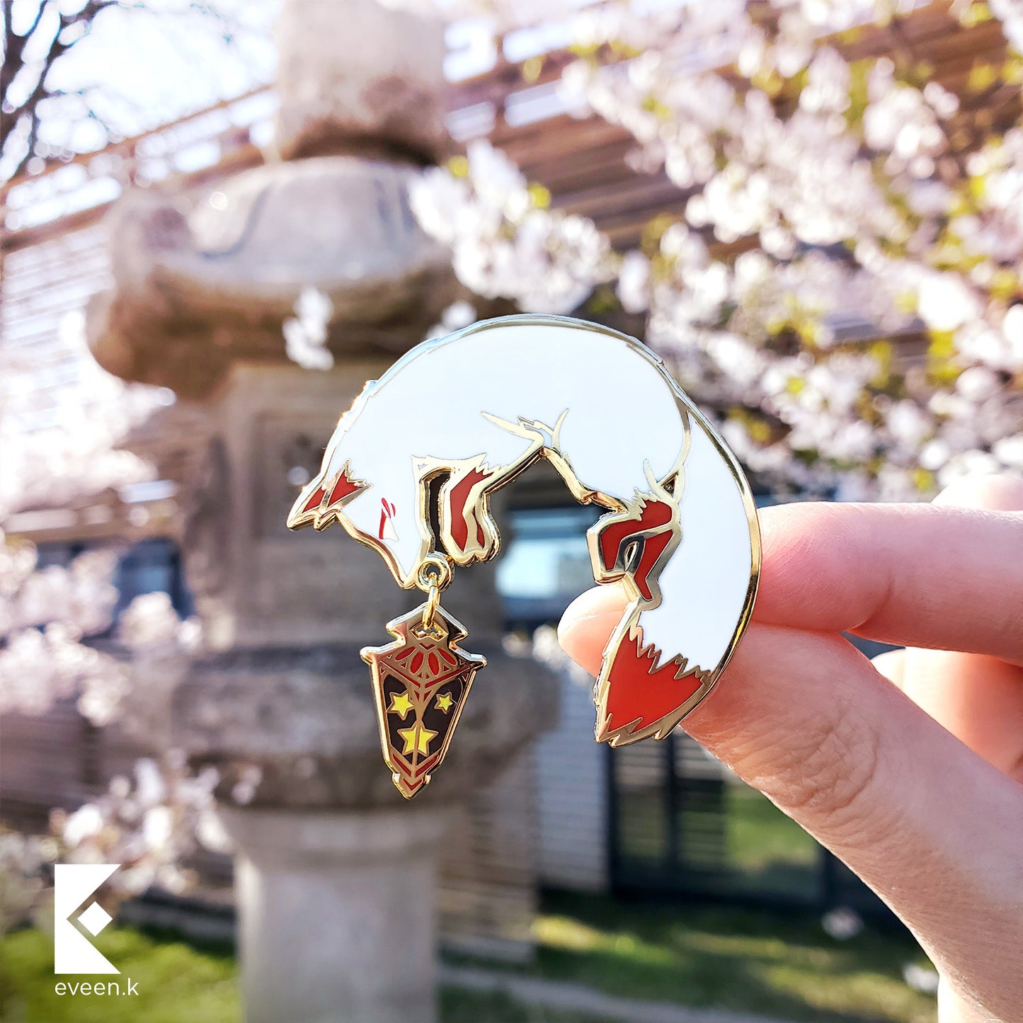 Kitsune Fox Star Carrier Enamel Pin