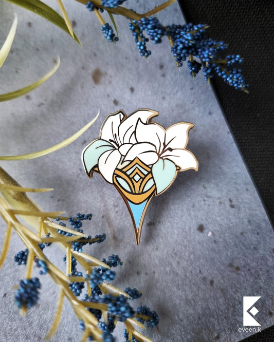 Lumine Genshin Emblem Pin