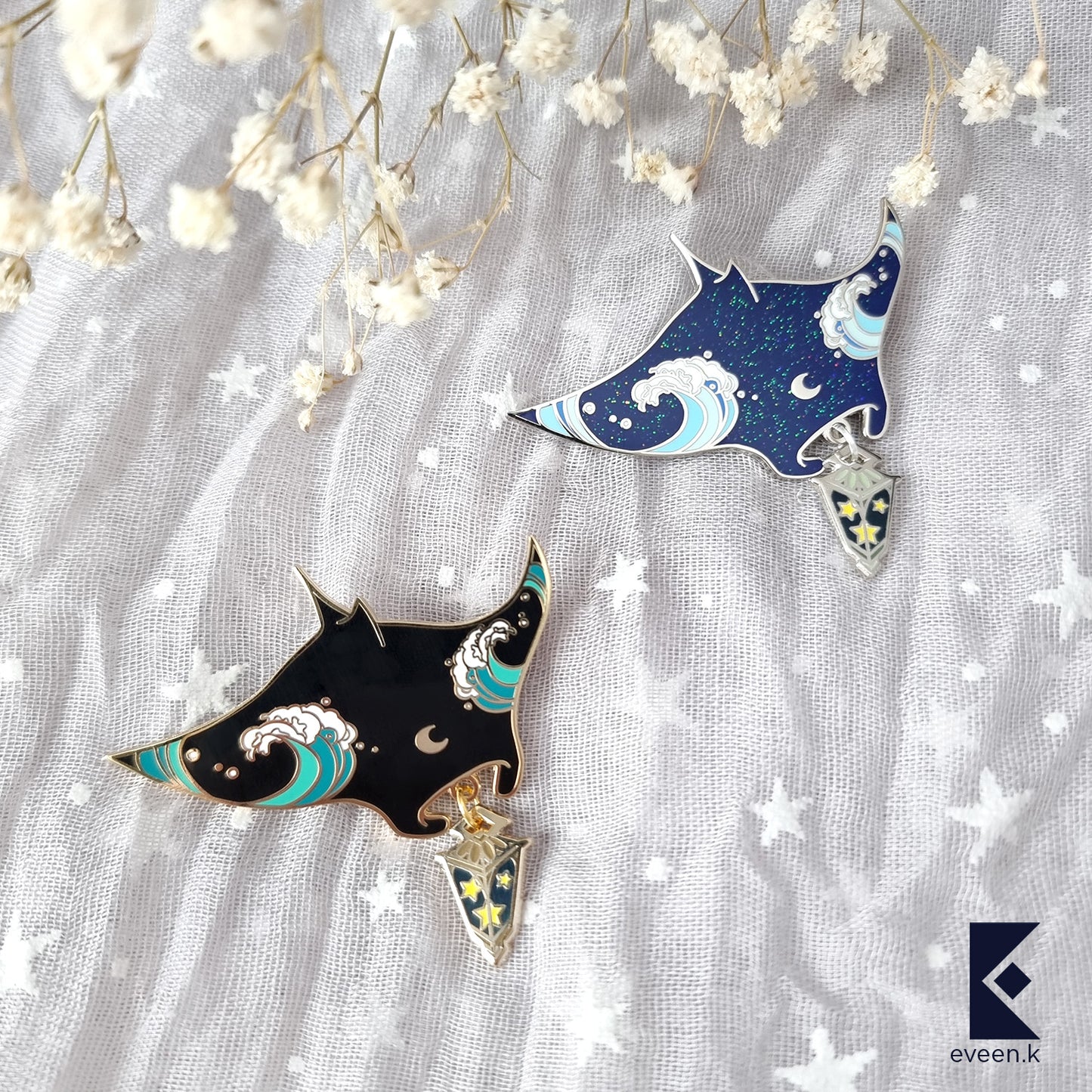 Manta Ray Star Carrier Enamel Pin