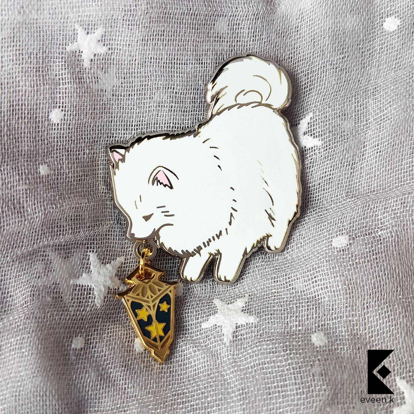 Pomeranian Star Carrier Enamel Pin