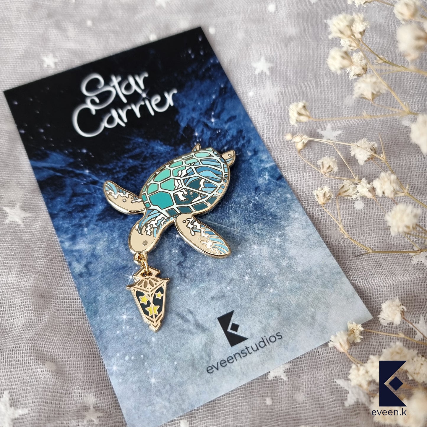 Sea Turtle Star Carrier Enamel Pin